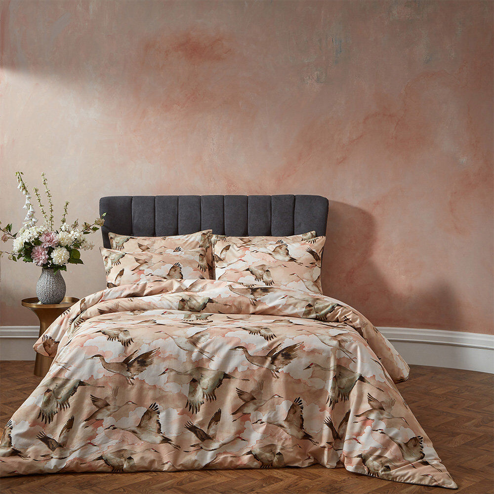 Ew by Edinburgh weavers Flyway Percale No Pattern Duvet Cover Set with Pillowcases Included Cream/Pink Double - 2 Standard Pillowcases
