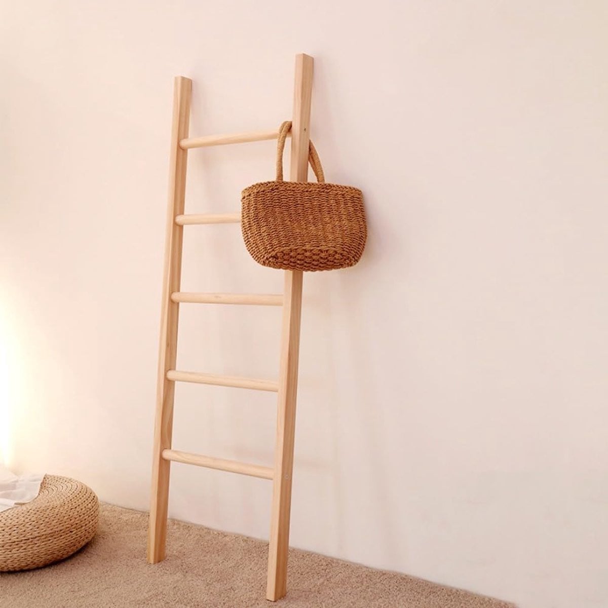 Vrijstaande houten handdoekenladder en dekenrek voor in de badkamer, slaapkamer of woonkamer