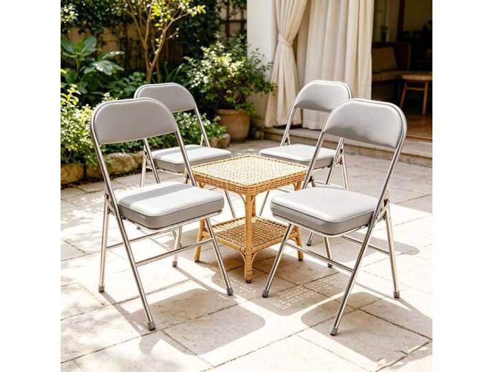 Chleby Lot de 4 Chaises Pliante Gris clair Rembourrée Coussin épais Chaises Moderne Simili Cuir Cadre en métal 46x42x80 cm