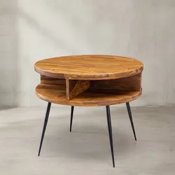 KADIMA DESIGN Massivholz sheesham Couchtisch, rund, 4 Ablagefächer, schwarzes Metallgestell.