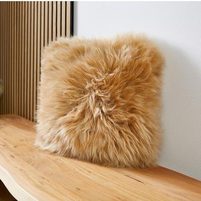 Fellkissen LUXOR LIVING "Dekokissen Namika", braun (cognac, felloptik unifarben), B:35cm H:10cm L:35cm, Lammfell, Dekokissen_Sitzkissen_Kissenhüllen, Dekokissen, eckig, 35x35 cm, echtes Lammfell, mit Füllung
