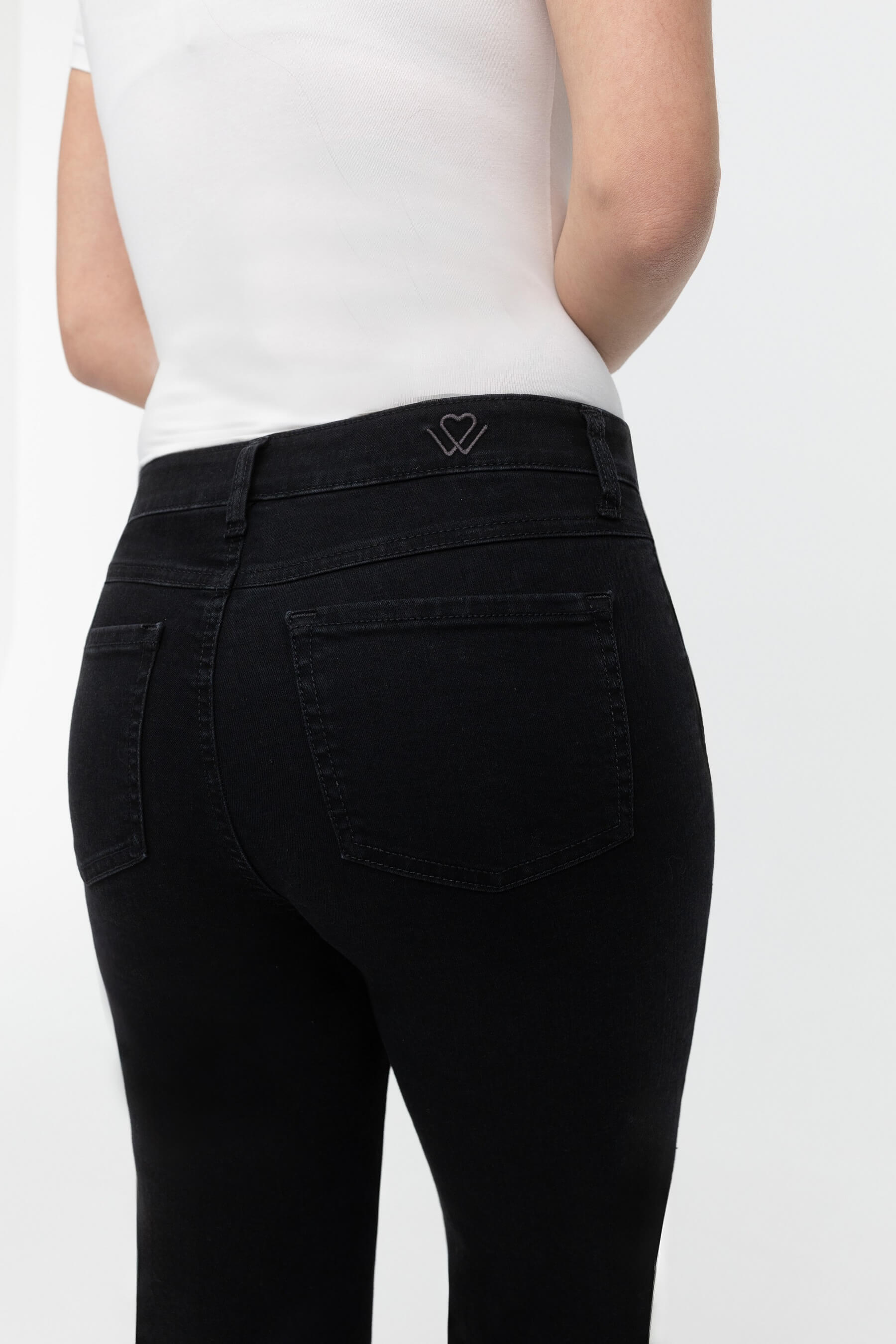wonderjeans "Relaxed Straight" Cool, modern und vielseitig zu stylen