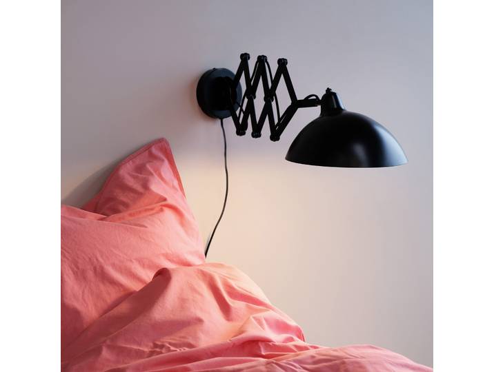Applique murale Futura Swing à bras orientable, noire – Dyberg Larsen - Salon / séjour - Design - Métal - Avec abat-jour