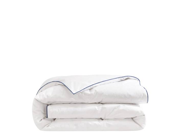 Couette prestige 70% duvet de canard enveloppe coton blanc 260x240 cm