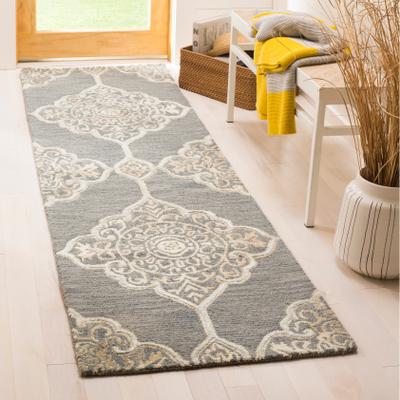 SAFAVIEH Handmade Dip Dye Luana Medallion Wool Rug