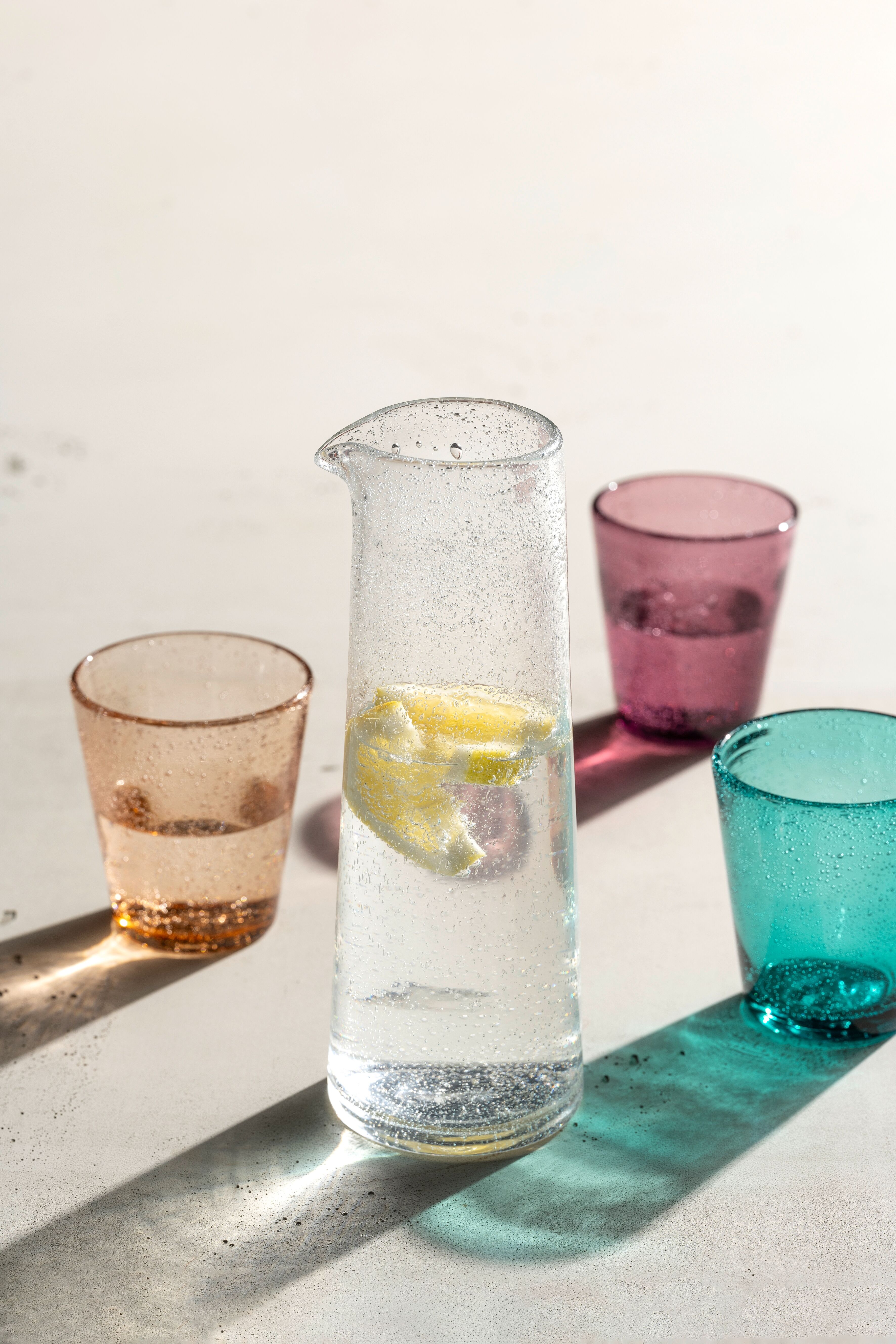 Wasserkrug LEONARDO "BURANO, Krug, 900 ml", transparent, H:25cm Ø:9,1cm, Glas, Karaffen, Wasserkrug, aus Schaumglas, in konischer Form, spülmaschinengeeignet