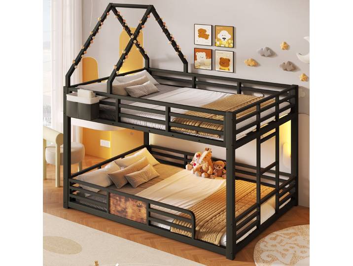 OKWISH Hochbett 140x200 cm Etagenbett Metall Schwarz mit Hausbett Gestaltung (Packung, 3-St., Schlafbett mit Sicherheitsgeländer mit Matratze fürs Kinderzimmer) Kinderbett mit LED Beleuchtung Dachrahmen und Stofftaschen