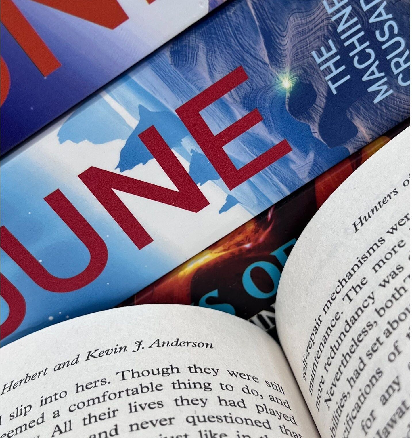 Hodder Ltd Dune Sequels and Legends of Dune 4 Books Set (Hunters of Dune, Sandworms of Dune, The Machine Crusade, The Butlerian Jihad)
