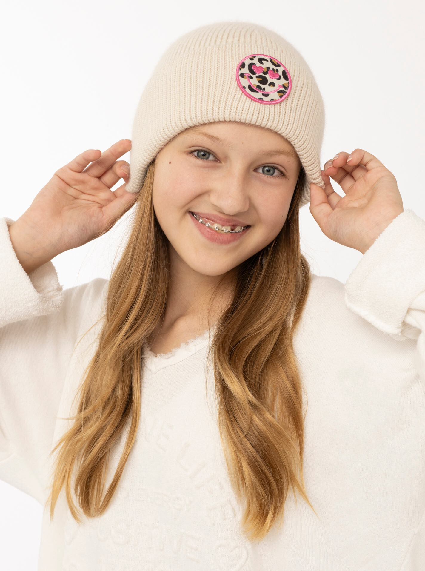 Beanie ZWILLINGSHERZ "Smile"-KIDS", Mädchen, beige (hellbeige), Obermaterial: 55% Polyacryl, 30% Viskose, 15% Wolle, Mützen Beanie, Leo-Patch, breiter Umschlag, gerippt, mit Wollanteil