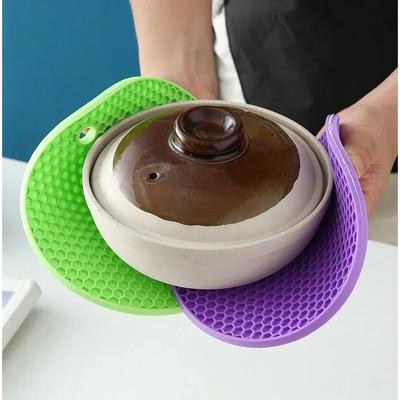 Silicone Honeycomb Thermal Hub And High Fidelity Countertop Protection Architecture gray
