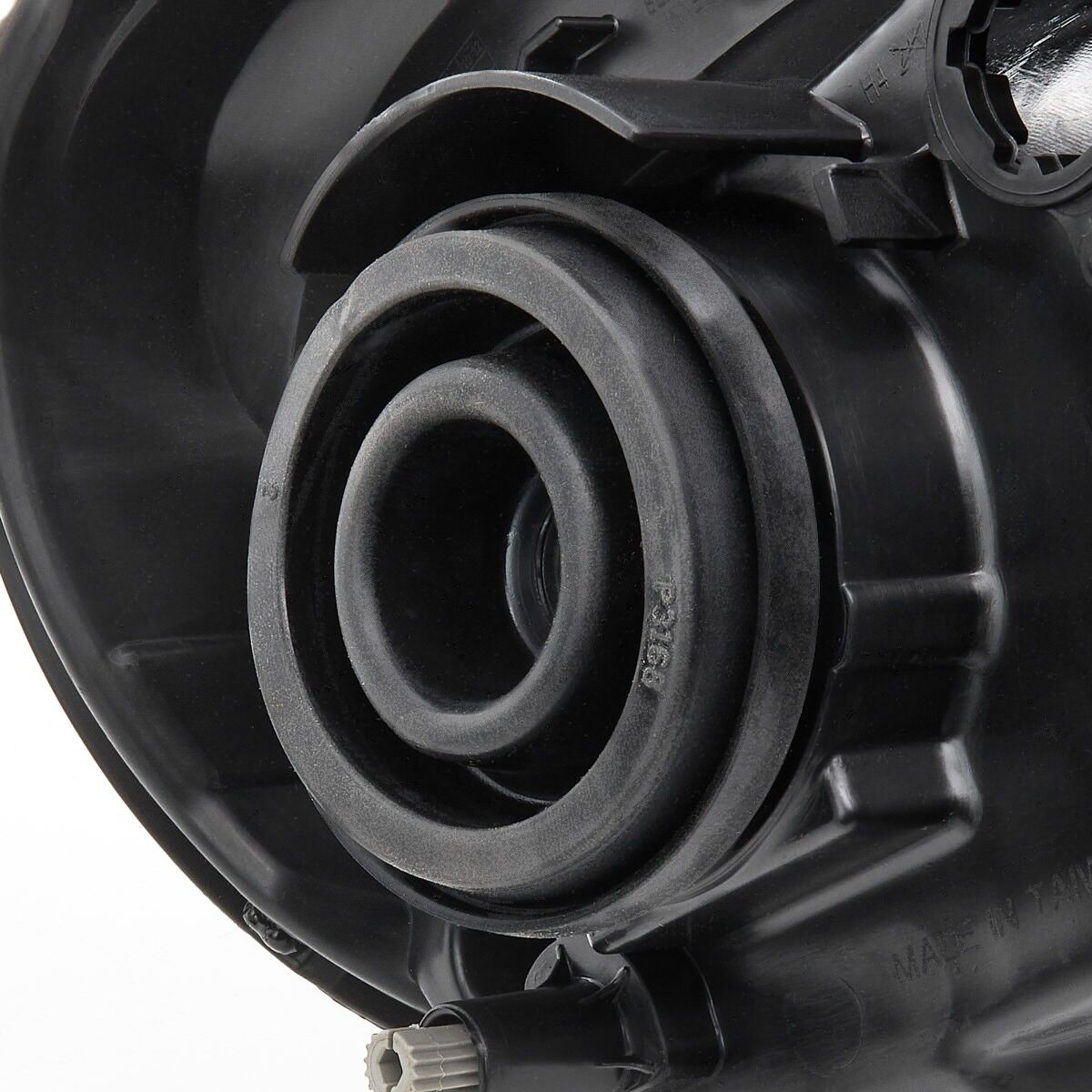TYC 20-1100-65-2 Headlight