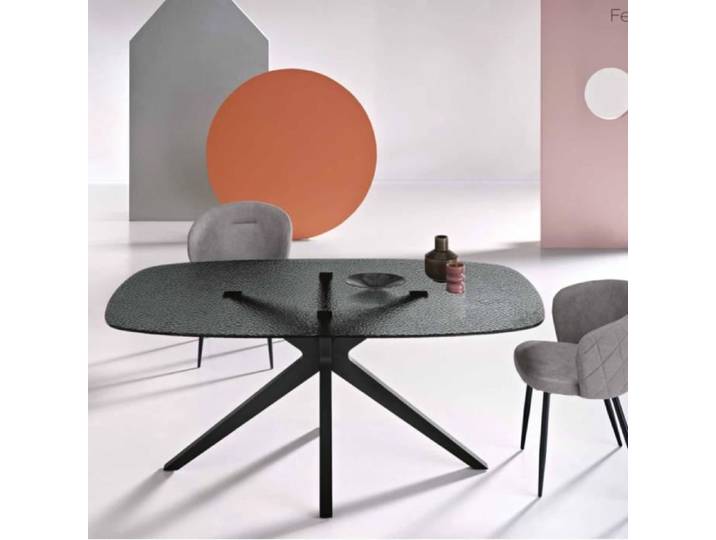 Table rectangulaire 180x100 cm avec plateau en verre fumé martelé FEVER