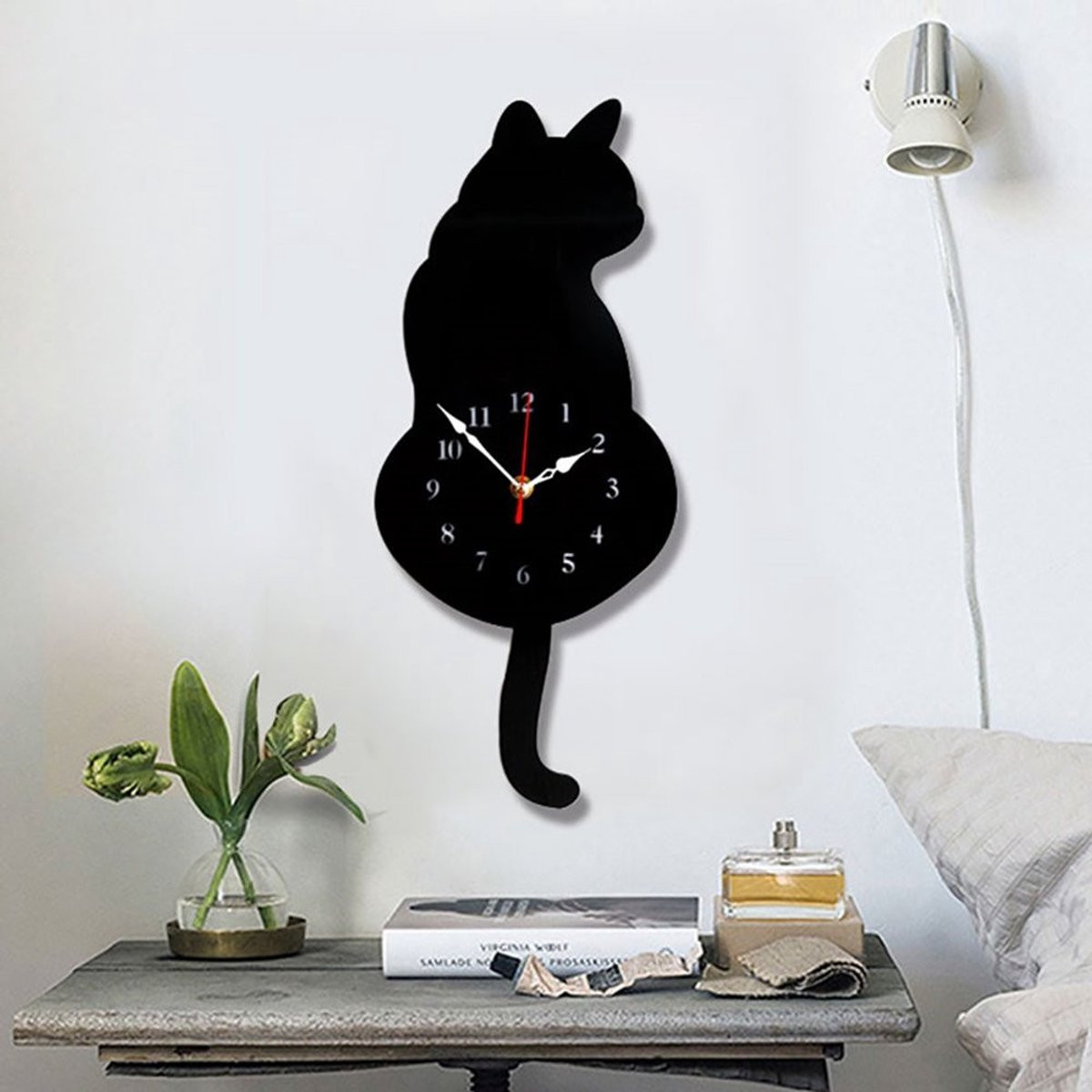 Omgoods Wandklok Kat met Beweeglijke Staart - Analoge Acryl Wandklok