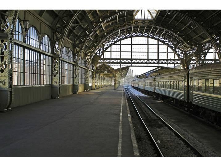 Fototapete PAPERMOON Leerer Bahnhof , bunt, B:3m L:2,23m, Vlies, Tapeten, Fototapete