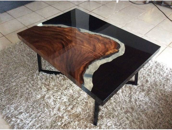 Xlmoebel Couchtisch Couchtisch aus Massivholz mit Epoxidharz im Flussdesign (1-St., Couchtisch), Hergestellt in Europa
