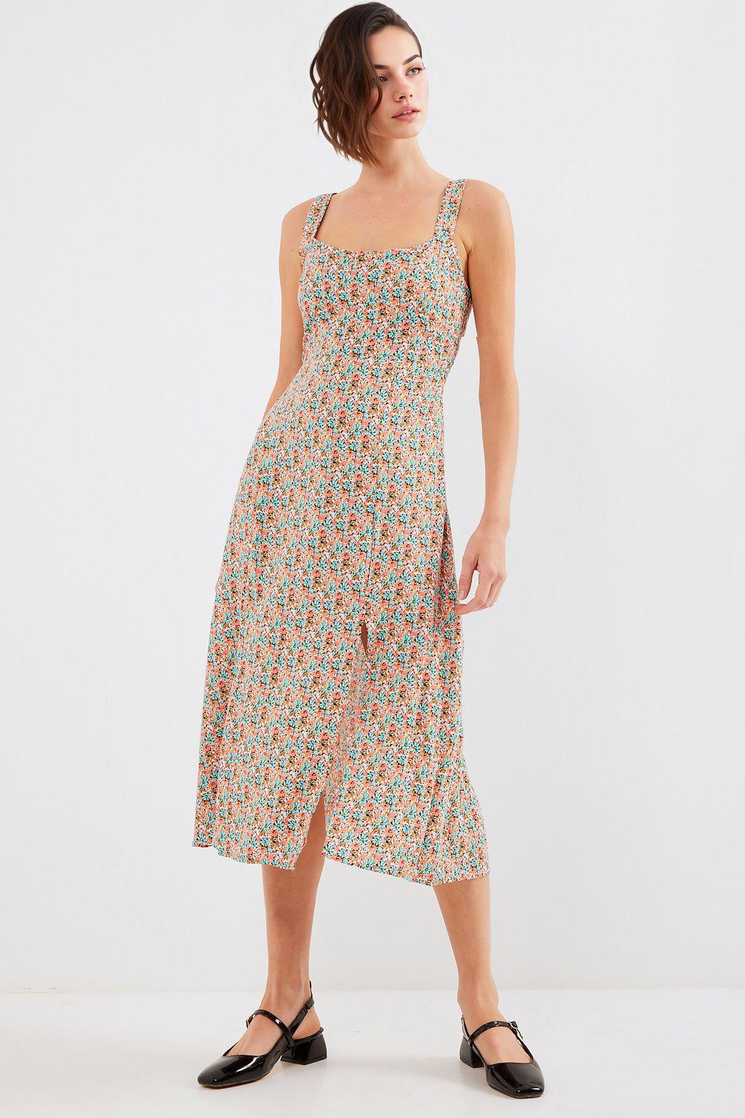Figurbetontes Midikleid mit quadratischem Kragen und Schlitz