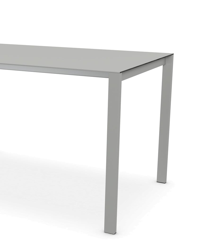 Kristalia Thin-K Aluminium Outdoor Tisch (aluminiumgrau (RAL 7042), 80 x 80cm) aluminiumgrau (RAL 7042) | 80 x 80cm 01THO01F