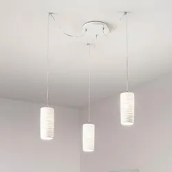 Mediterrane 3-flammige Marbella Keramik-Pendelleuchte mit Effekt-Lichtverteilung in Weiss von Fabas Luce