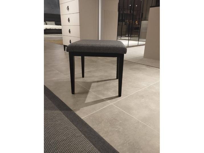 Xlmoebel Hocker Komfortable und stilvolle moderne Sitzgelegenheit für Schlafzimme (Hocker, 1 St., Hocker), Made in Europa