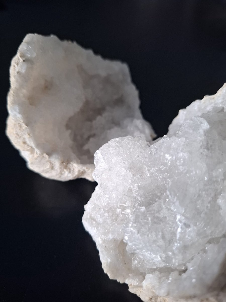 Healing Magic 777 Bergkristal Geode voor zuivering, balans en bescherming