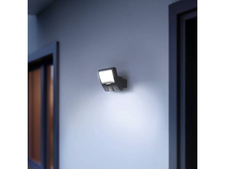STEINEL Aussenwandleuchte mit Bewegungsmelder XLED curved S, schwarz, Kunststoff, Modern