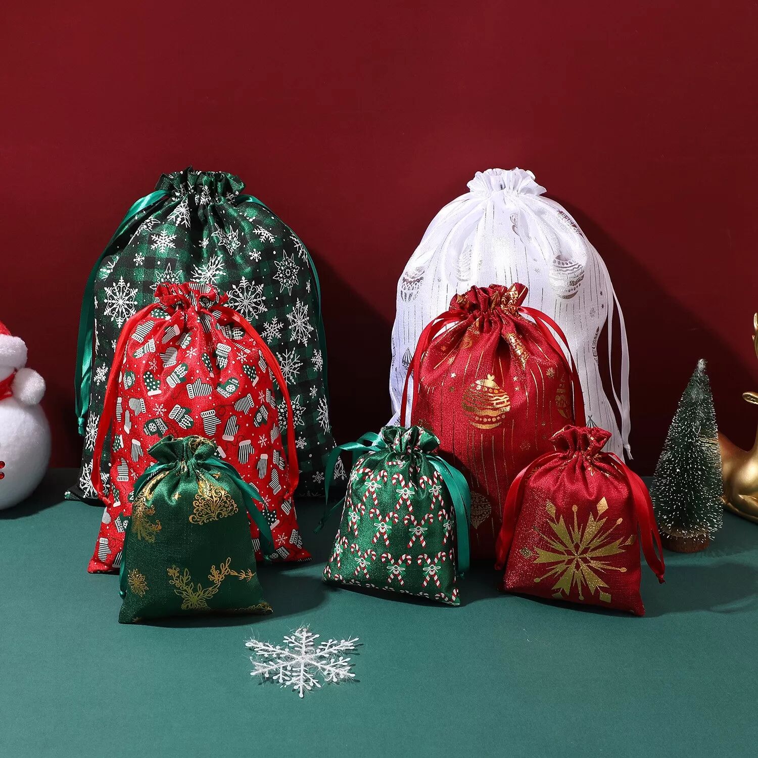 INF Weihnachtliche Baumwoll-Kordelzugbeutel 20x30cm (2er-Pack) - Festliche Geschenktüten