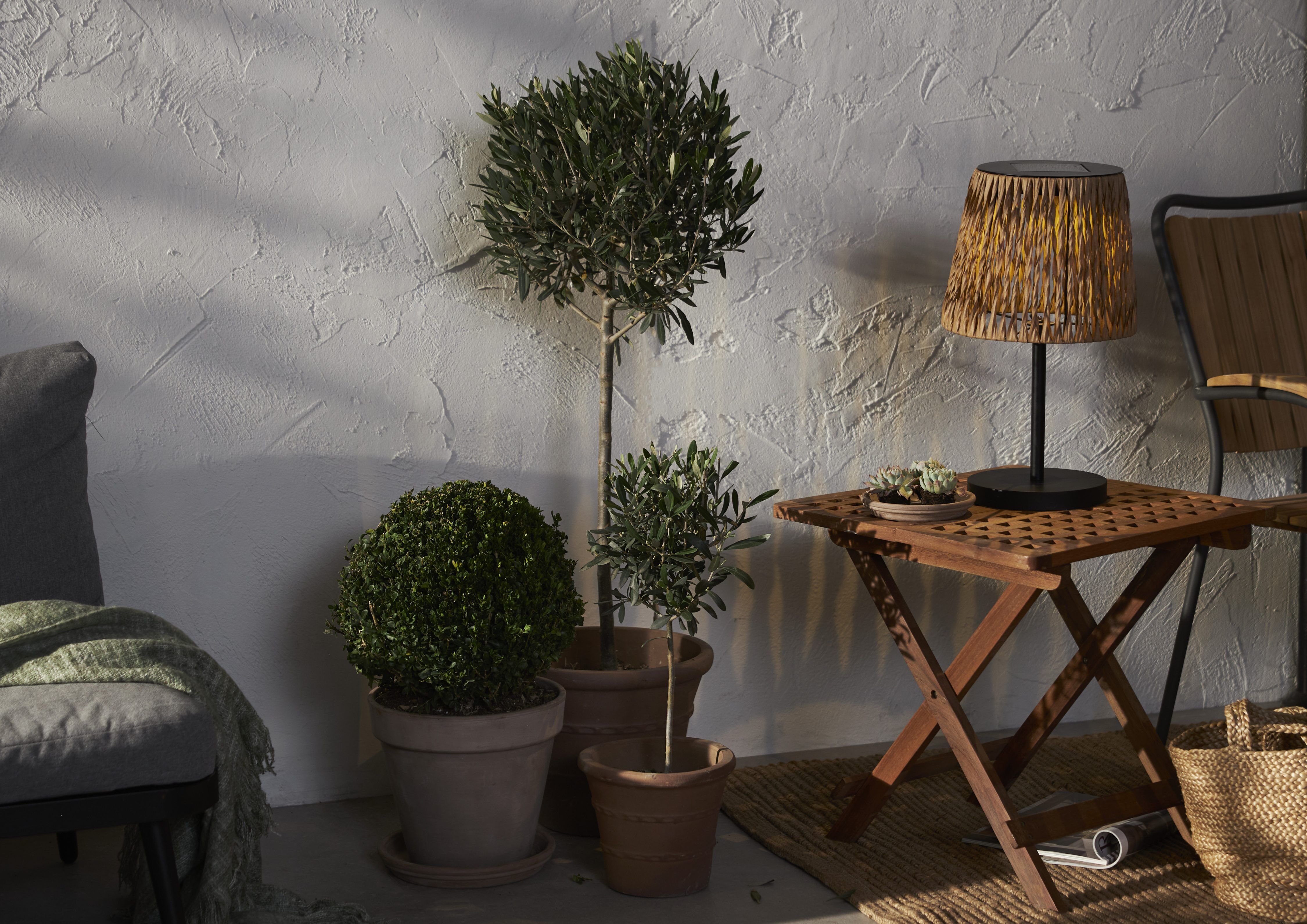 LED Solarleuchte "Solarlampe Cesta", braun, B:28cm H:48cm L:28cm T:28cm Ø:28cm, PARFORCE TRADITIONAL HUNTING, Leuchten, LED Solarleuchte, Dämmerungssensor, synthetische Rattan-Optik