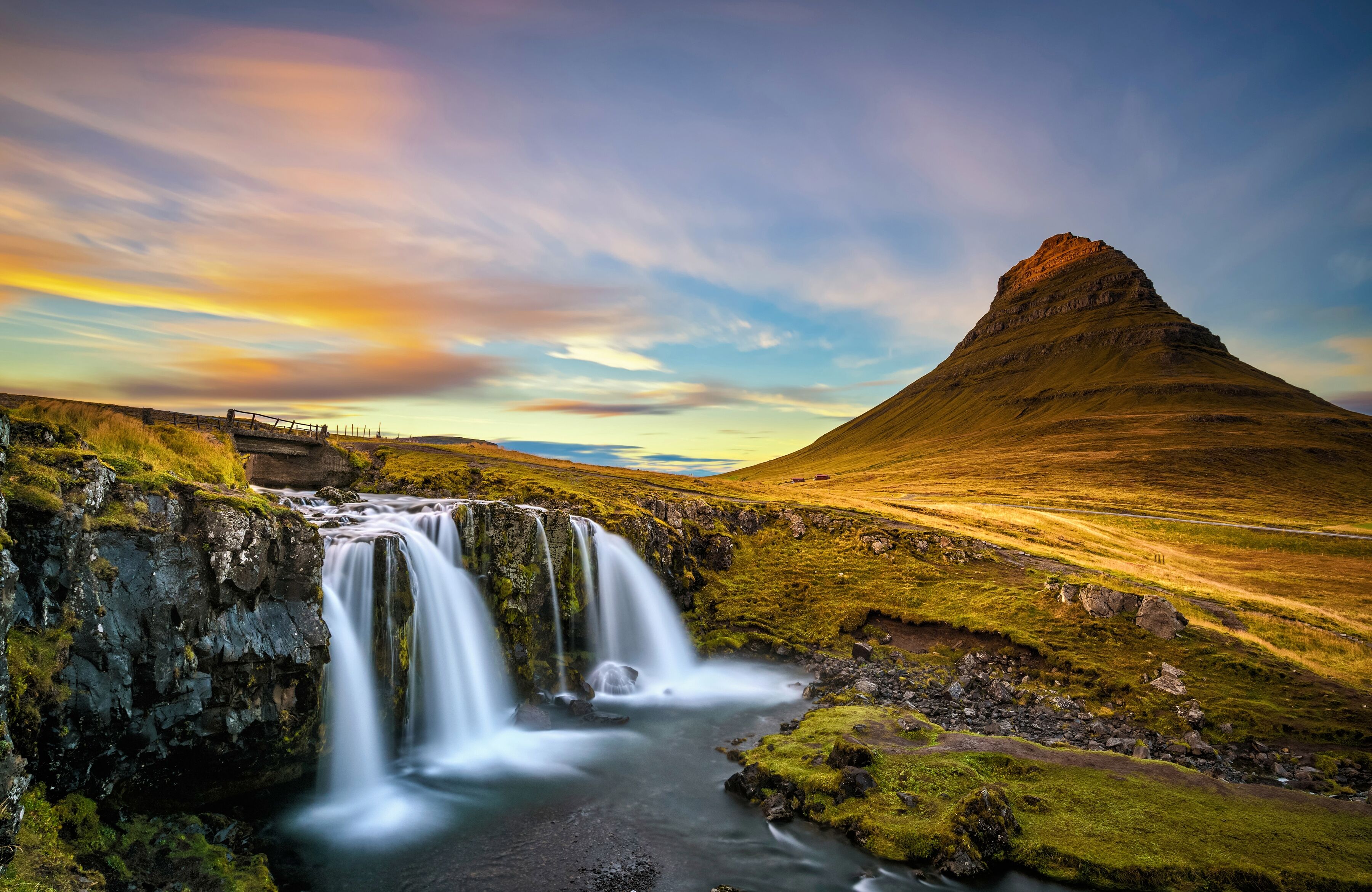 Fototapete PAPERMOON "WASSERFALL-NATUR LANDSCHAFT BERGE GEBIRGE SEE ALPEN XXL", bunt, B:4m L:2,6m, Vlies, Tapeten, Fototapete bunt B/L: 4m x 2,6m, Bahnen: 8 Stk.