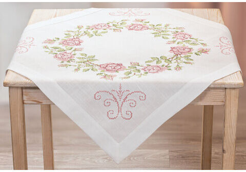 Stickmitteldecke "Rosen & Ornament"