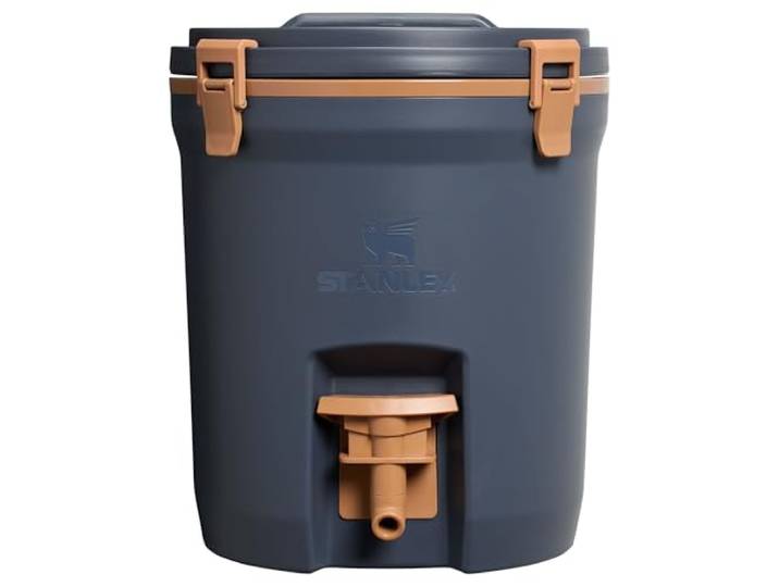 Stanley Adventure Wasserkrug mit schnellem Durchfluss, auslaufsicherer Eiswasserspender, isolierter Getränkekühler, einfaches Ausgießen und verriegelter Schaumstoffdeckel, BPA-frei, Twilight