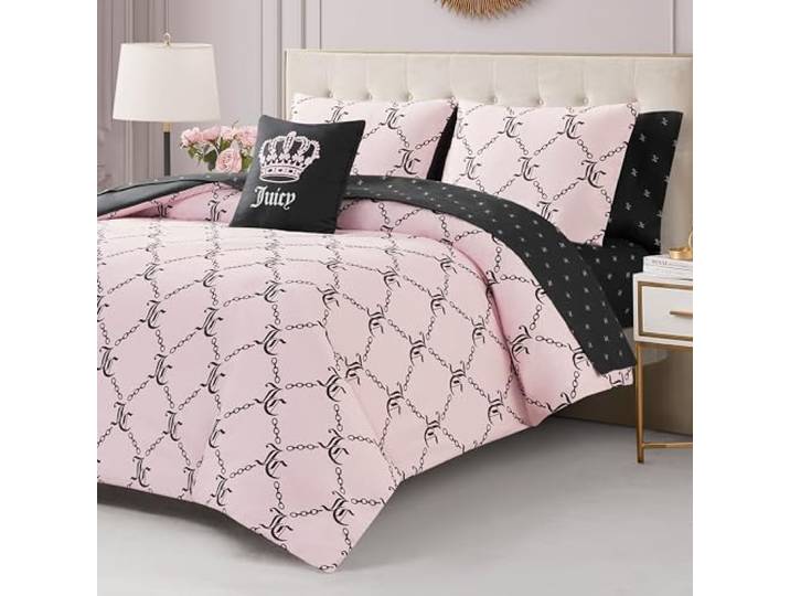 Juicy Couture Hellrosa/Schwarz Link Logo Printed Tröster Set Queen - Komplette 8-teilige Bed in a Bag Kollektion