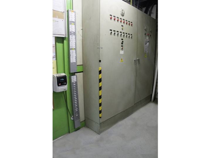 Schuim Hoekbeschermer 30x30 mm – Zwart/Geel – Zelfklevende Stootbescherming voor Muur en Hoek