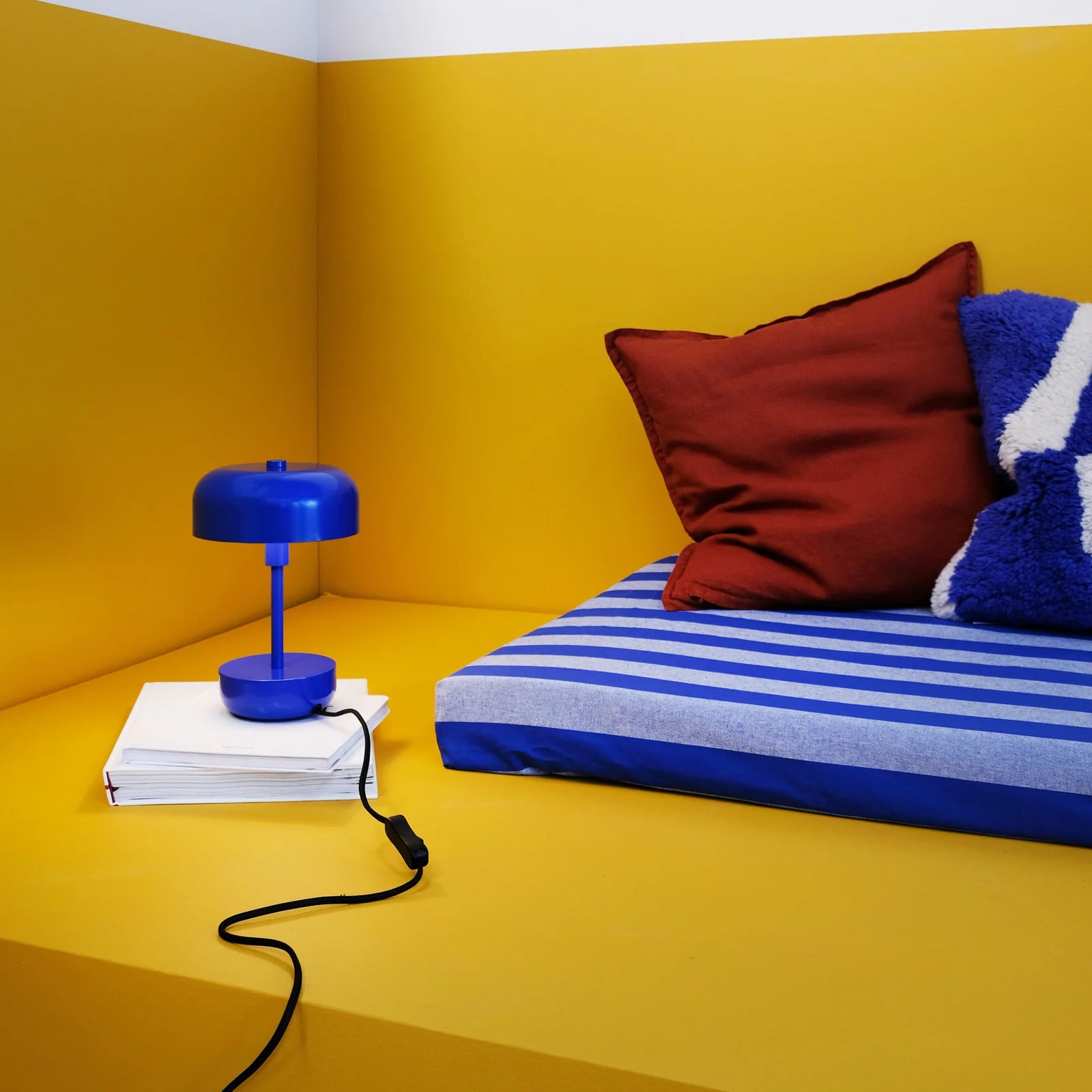 Dyberg Larsen Haipot Taffellamp Blauw - Moderne Metalen Tafellamp met Lampenkap