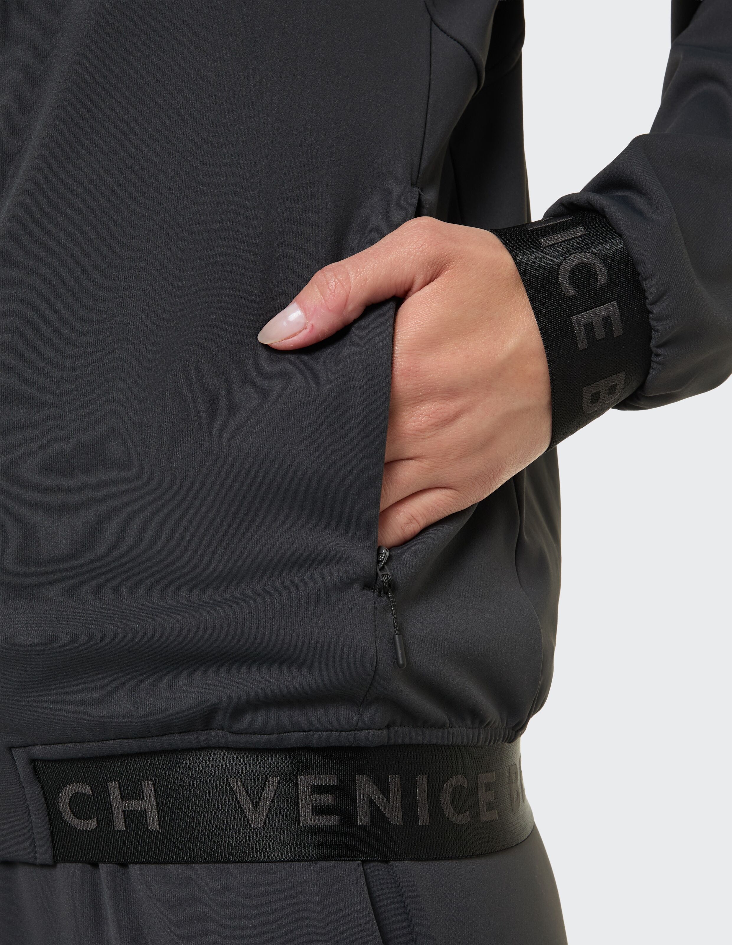 Sweatjacke VENICE BEACH "D JOGGINGJACKE SIENNA", Damen, Gr. XL, grau (anthrazit), Obermaterial: 75% Polyamid, 25% Elasthan. Futter: 97% Polyester, 3% Elasthan, Sweatjacken Sweatjacke, für Erwachsene konzipiert anthrazit XL