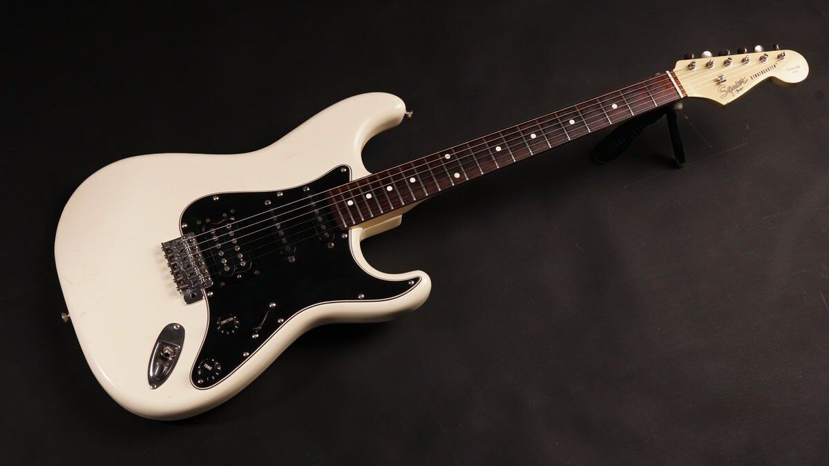 Fender Squier 1983 JV Stratocaster Contemporary Series – Japon – HSS – Blanc Olympique   Blanc Olympique - Refurbished