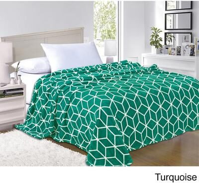 Elegant Comfort Ultra Soft Cube Pattern Fleece Blanket