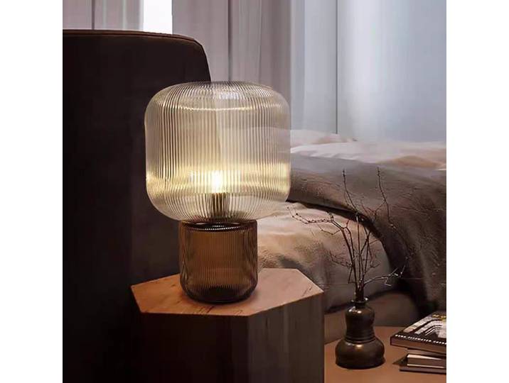 Lampe de table verticale minimaliste en verre ambré Pirum pour hall, bureau, chambre à coucher, lampe champignon, lampe de chevet d'hôtel, petite lampe d'ambiance de bureau