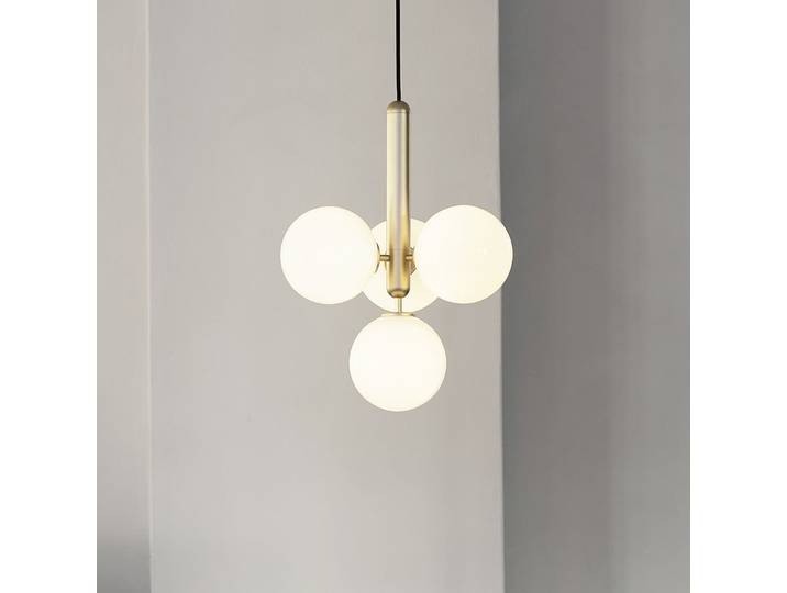 Miira 4 Lustre Laiton/Blanc Opale - Nuura Nuura Aps - Salon / séjour - Design - Verre - Boule