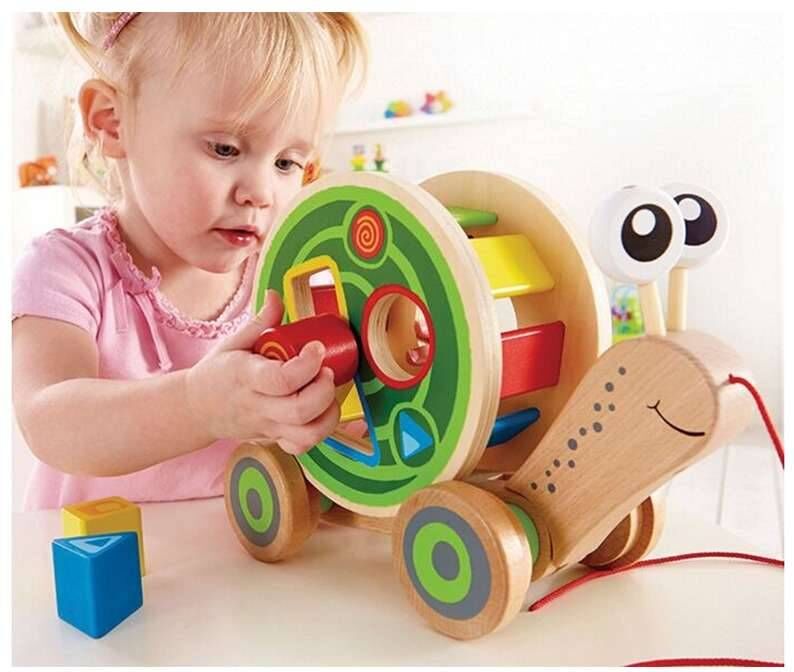 Escargot roulant avec jeu de formes - Hape