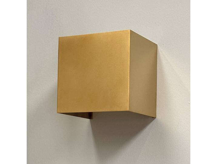 Venus Applique Murale 10x10 Brass - Dyberg Larsen - Salon / séjour - Design - Aluminium - Angulaire
