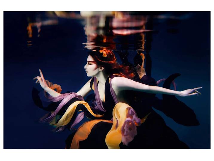 Digitaldruck auf Acrylglas Tanz Unter Wasser image LAND / Grösse: 120 x 80 cm