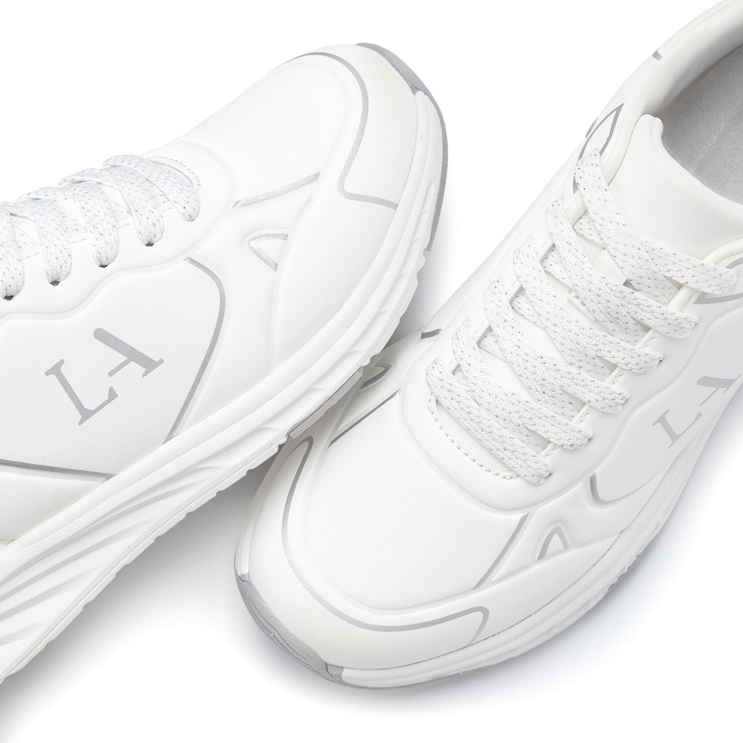 Sneaker LASCANA "Freizeitschuh, Schnürschuh, Turnschuhe", Damen, Gr. 41, silber (weiß, silberfarben), Obermaterial: 100% Lederimitat. Decksohle: 100% Textilmaterial. Futter: 100% Textilmaterial. Laufsohle: 100% Synthetik, kontrastfarbene Details, unifarbe