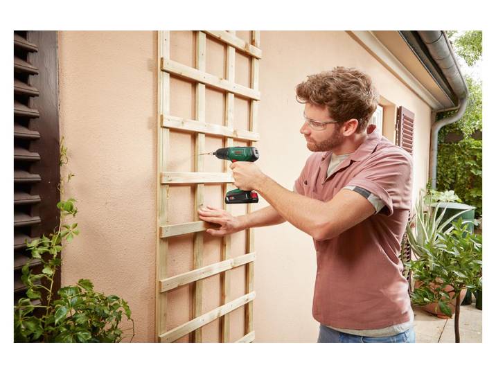 Akku-Bohrschrauber BOSCH EasyDrill 18V-38, mit 1 x 2,5Ah Batterie & Ladegerät im Koffer , grün, B:180mm H:214mm L:57mm, Bohrmaschinen, Akku-Bohrschrauber, Kompaktester und leichtester seiner Art