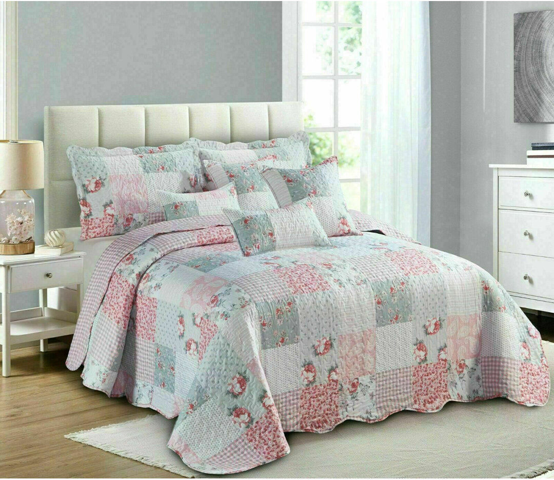 August Grove Poulsen Bedspread with Pillow Shams Floral Grey Super King