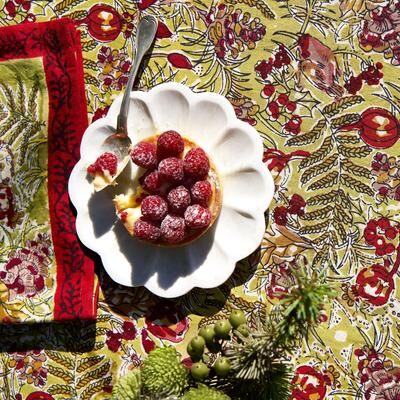 Couleur Nature Winter Garden Tablecloth - Red/Green