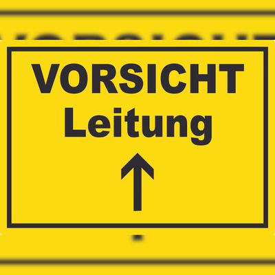 HB-Druck Vorsicht Leitung mit Richtungspfeil oben Aufkleber A6 (105x148mm)