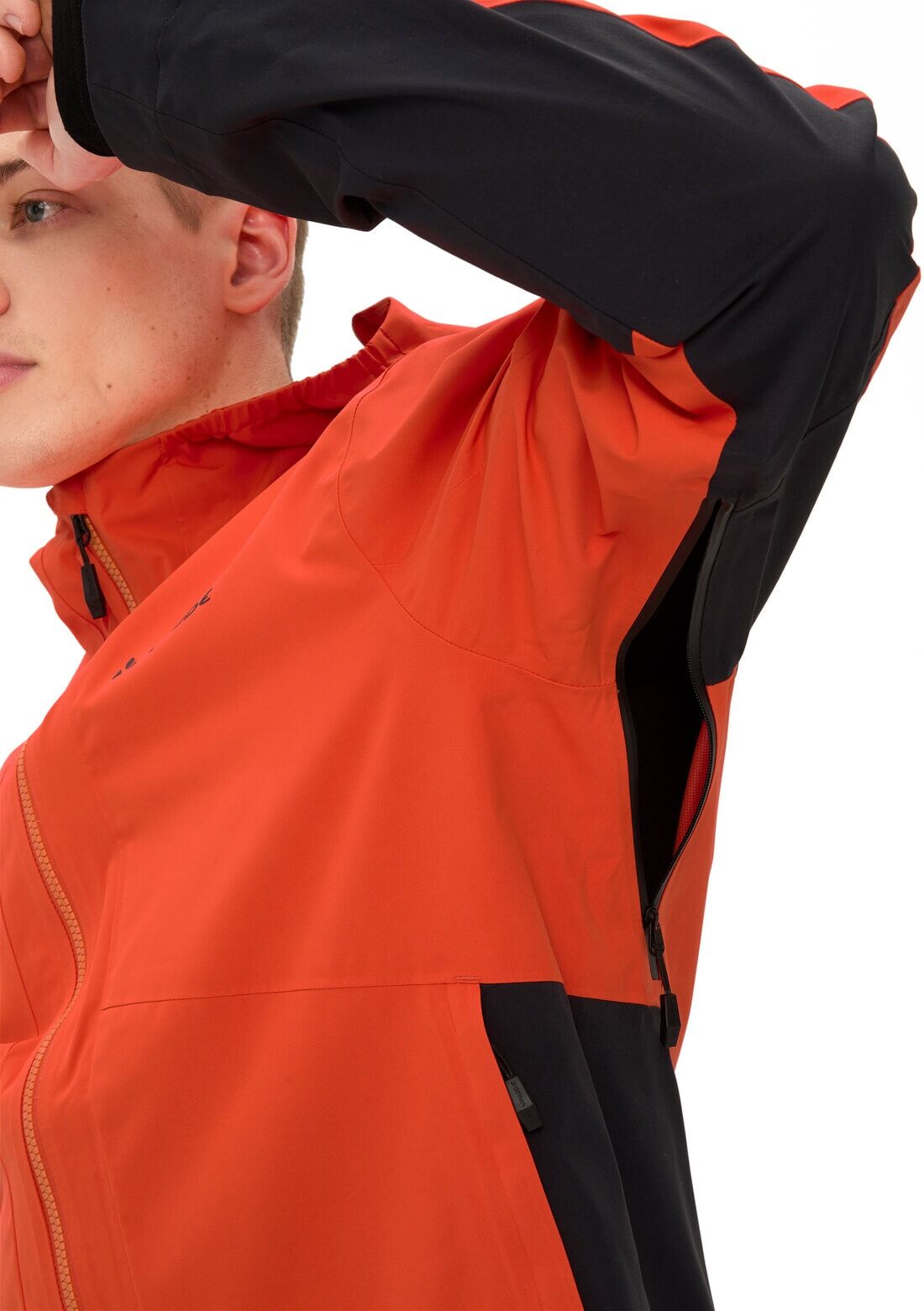 Fahrradjacke VAUDE "MEN'S MOAB PRO RAIN JACKET", Herren, Gr. M, orange (glowing rot), Obermaterial: 100% Polyester, Jacken Fahrradjacke, mit Unterarm-Belüftung, winddicht, atmungsaktiv, wasserdicht glowing rot M