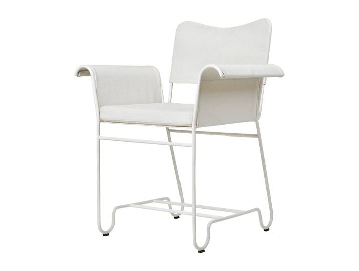 GUBI Chaise à accoudoirs Tropique White semi matt-Leslie 06