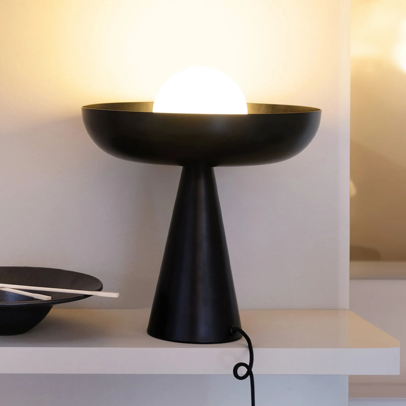 Dyberg Larsen Ava Tafellamp Black - Metaal met lampenkap
