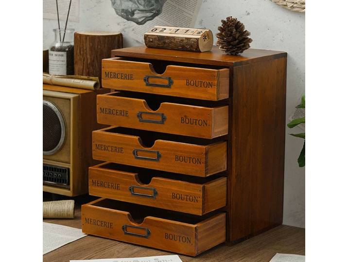 Filet multicouche rouge, nouveau journal rétro, stockage de compte à main, débris de bureau en bois, boîte de finition de Lotion cosmétique